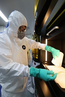 與阿迪達(dá)斯一同前往4D打印工廠,見證4D技術(shù)的無(wú)限可能性